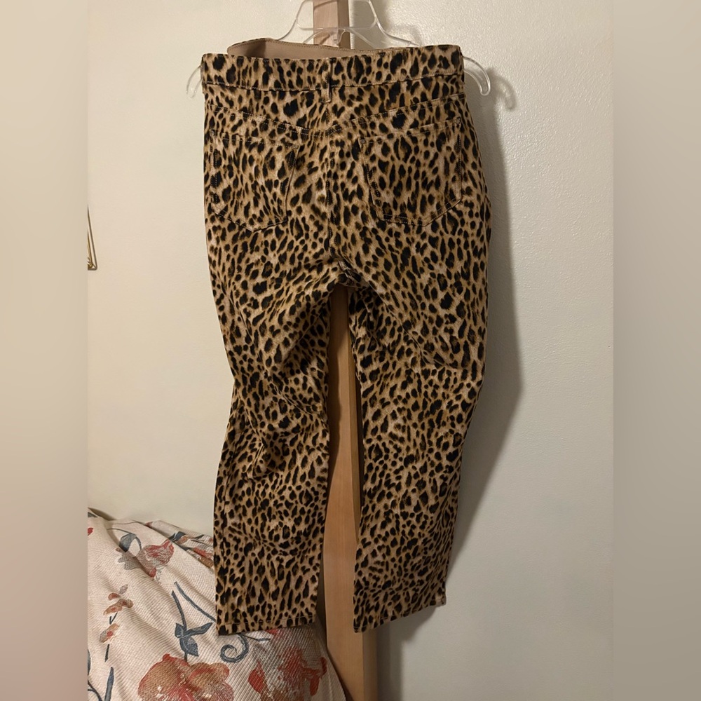 Chico’s Leopard Print jeans - Picture 2 of 6